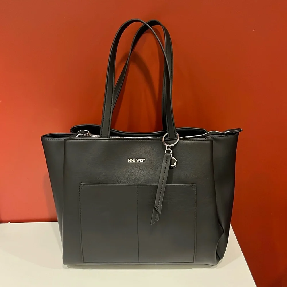 Nine West Large/Jumbo Purse - EUC - Picture 2 of 14